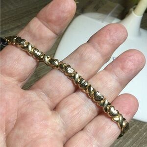 10K YG Hugs & Kisses Stampato Bracelet xoxo Heart’s Love Yellow Gold xo XOXO XO